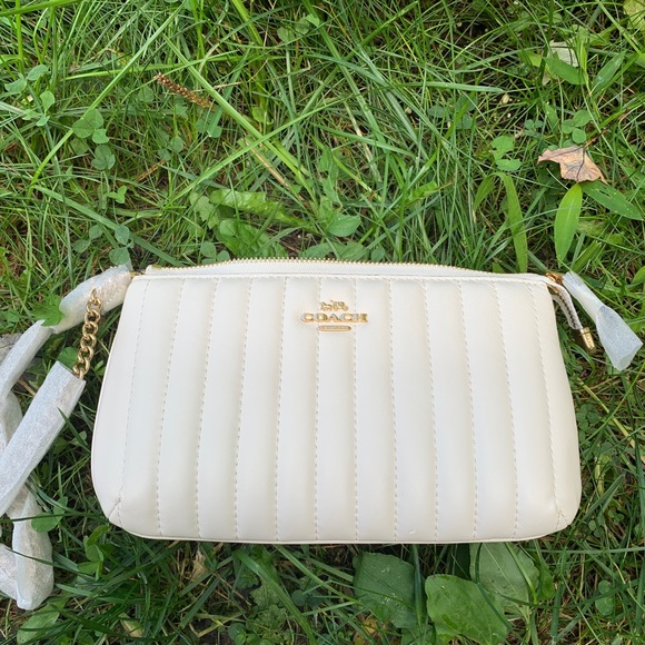 Authentic COACH 1941 Nappa leather/smooth leather zip top wristlet - Picture 14 of 15